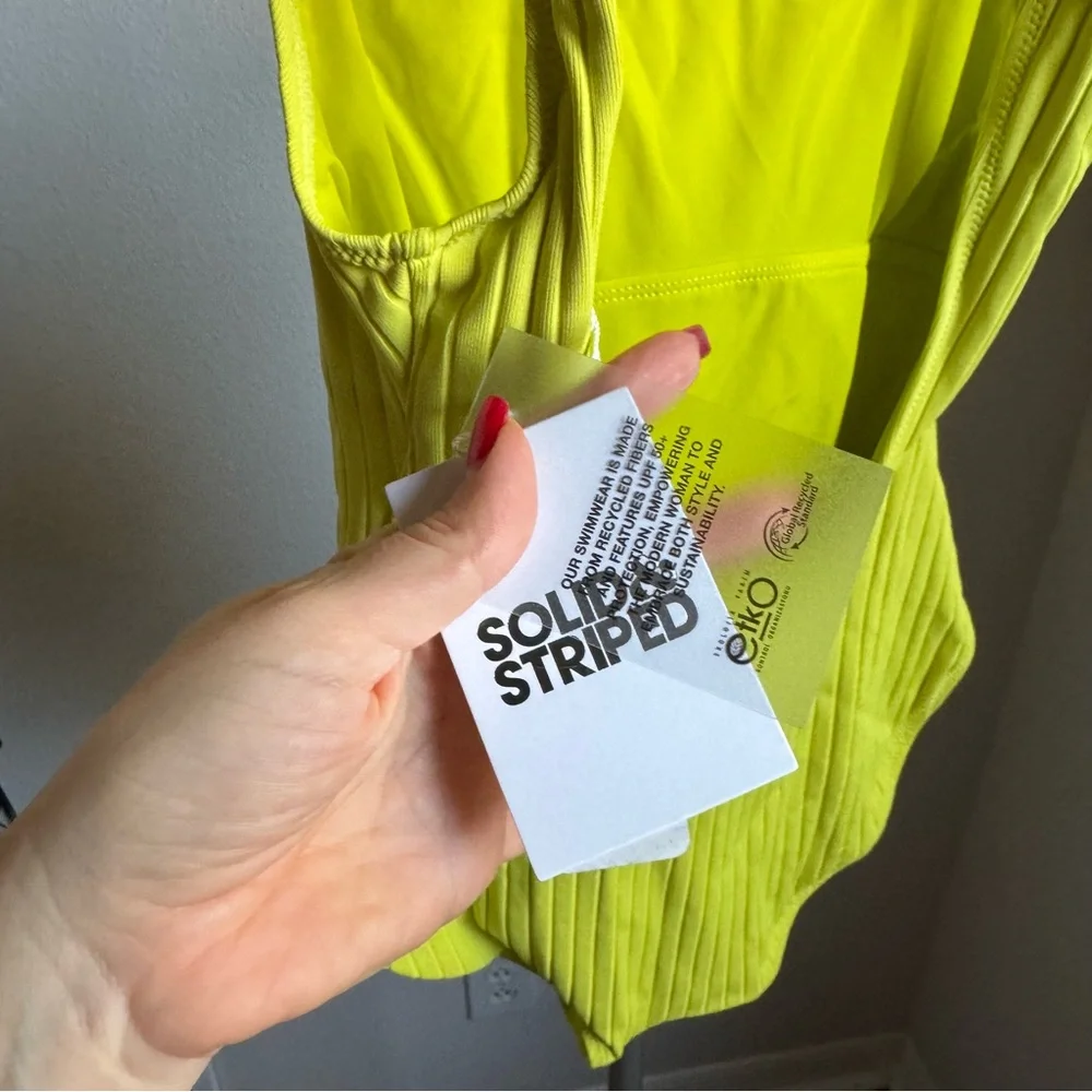 NWT Solid & Striped The Anne-Marie Ribbed One Piece Swimsuit Chartreuse Sz M